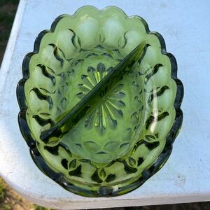 vintage Anchor Hocking Fairfield pattern divided relish dish in avocado green